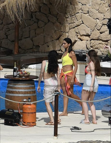 Deepika Padukone nude actress galleries