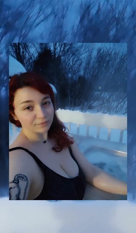 Necronya model naked picture