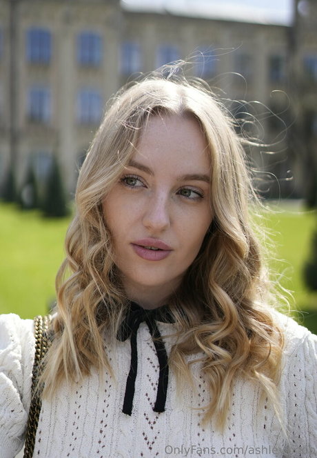 ashley boob top star images