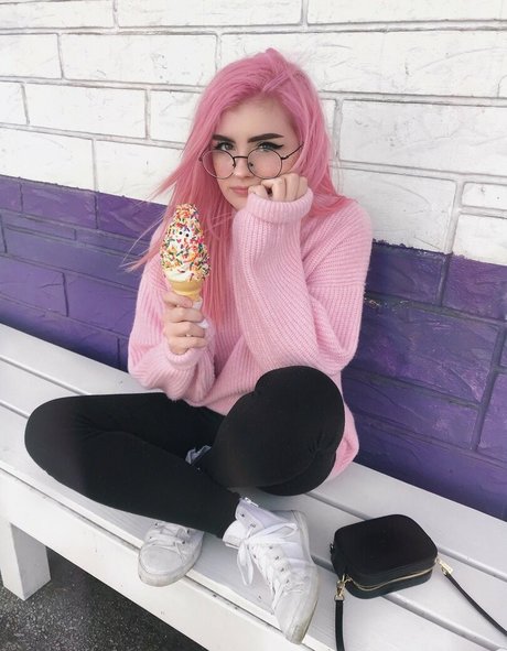 Colliscool pornstar pretty pics