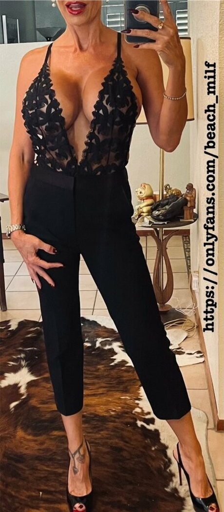 The Beach Bunny MILF pretty model images