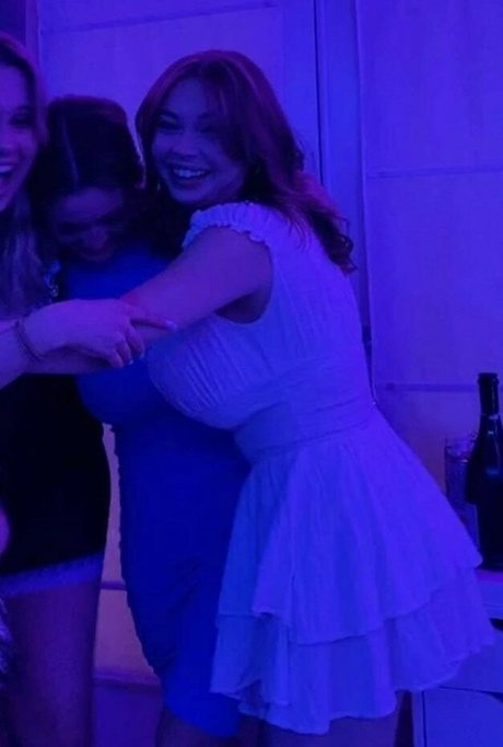 ilinamcqueen model nude photo