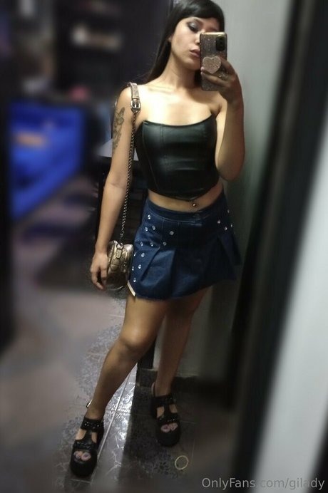 gilady adult model image