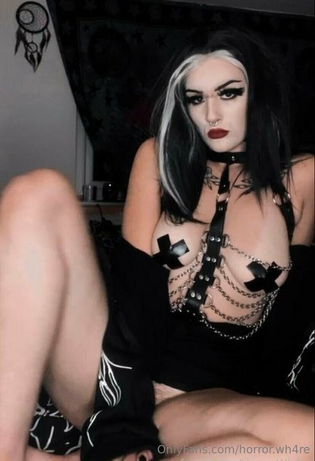 horror wh4re model sexy photo