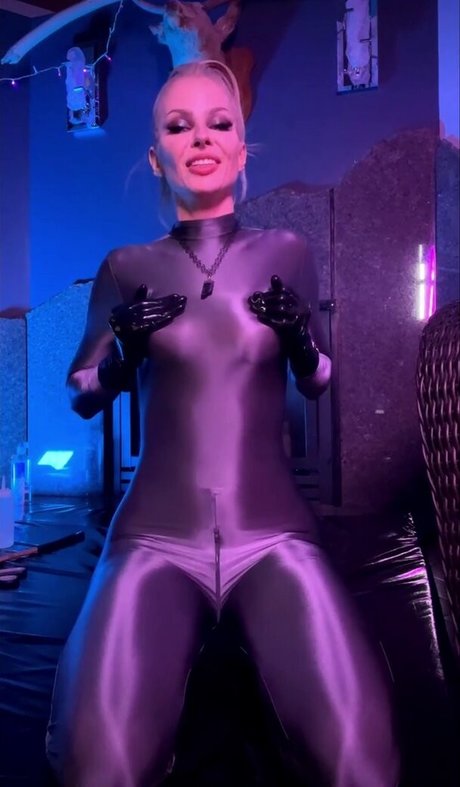 Stacy Quartz pornstar art archive