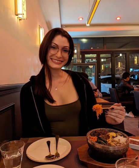 Kimberly Apasara Thomas nice model img