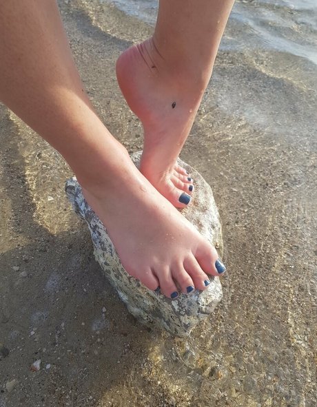 babylunafoot1 art star img