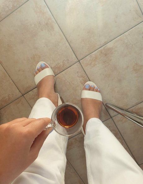 babylunafoot1 model perfect img