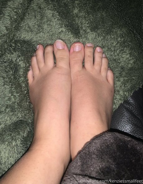 kenziessmallfeet pornstar top images