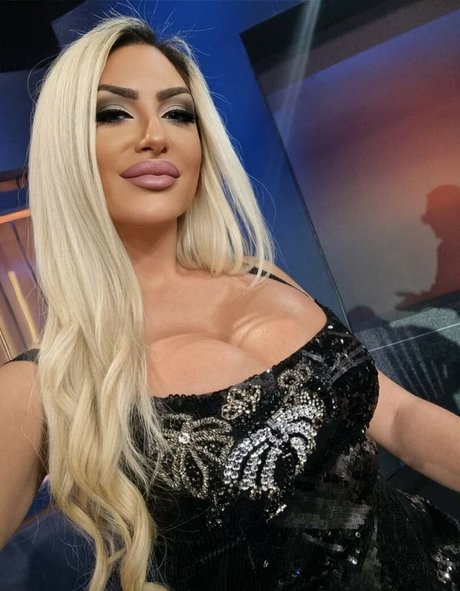 Tea Stosevska star top pic