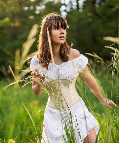 Laneya Grace perfect star photos