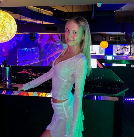 Sarah Lloyd model pretty images