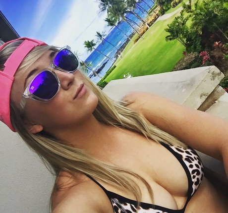 Meghan McCarthy star pornographic photos