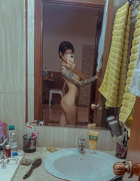 Candice Swanson model pretty pics