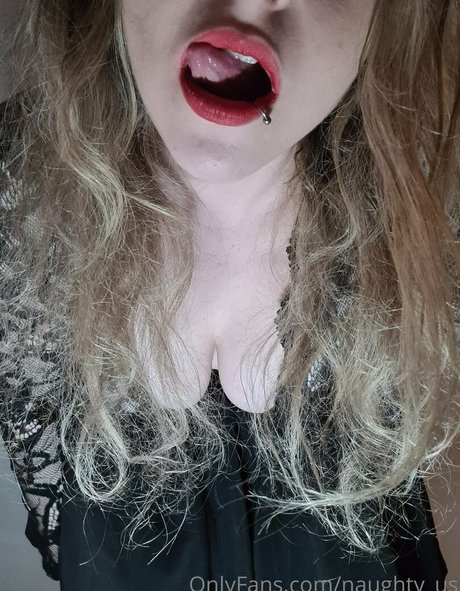 babe brunette onlyfans top picture