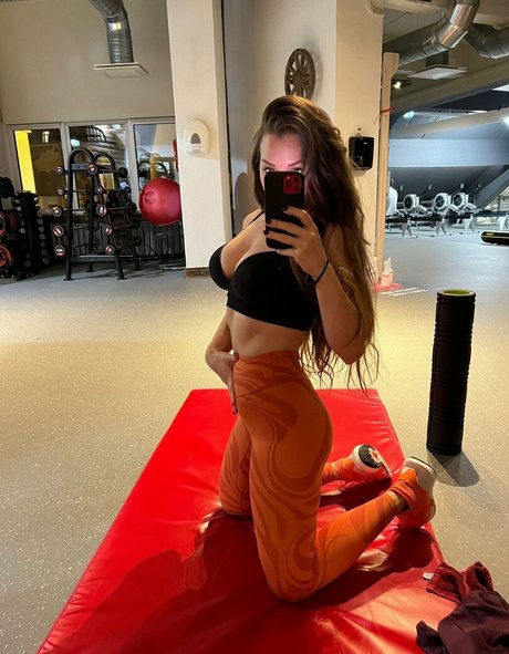 Funtikingym pornstar sexy image