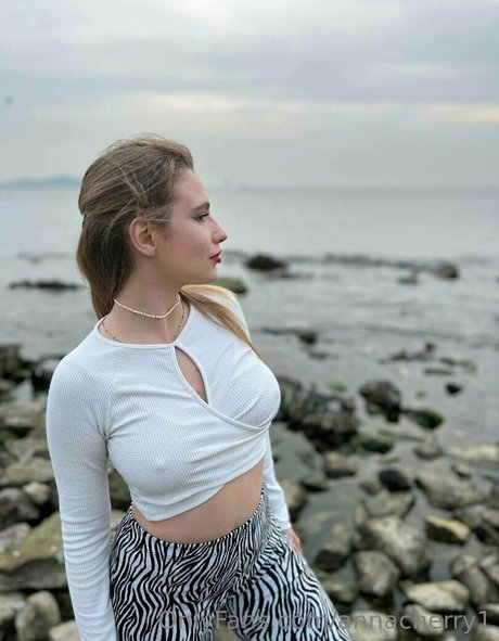 annacherry1 star free photos