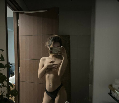 Kelly Kellyinpain pornstar top photo