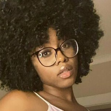 santathesweetest model nude photos