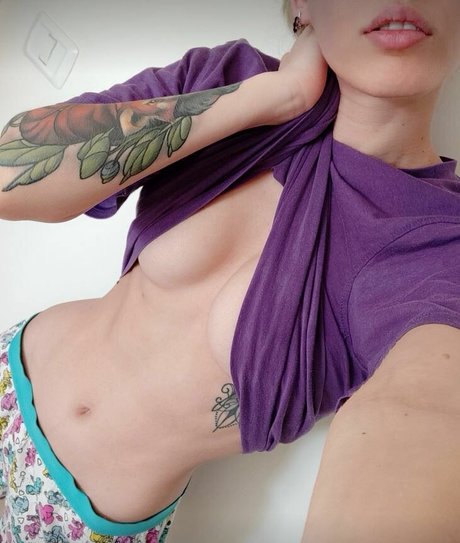 Alice Tsap sexy pornstar photos