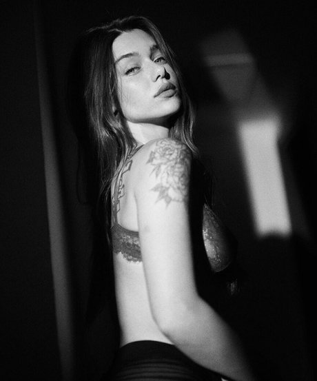 Milana Vino pornstar high quality photo