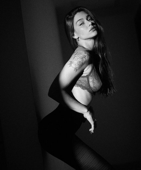 asian yoga onlyfans top pic