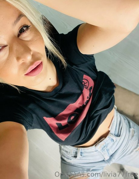 livia77free nude model photos