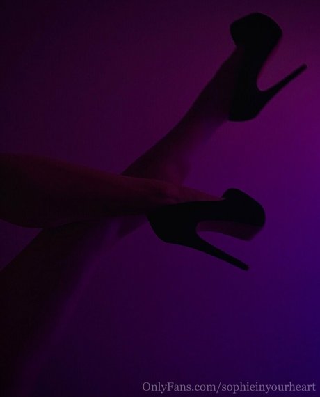 sophieinyourheart naked star photos