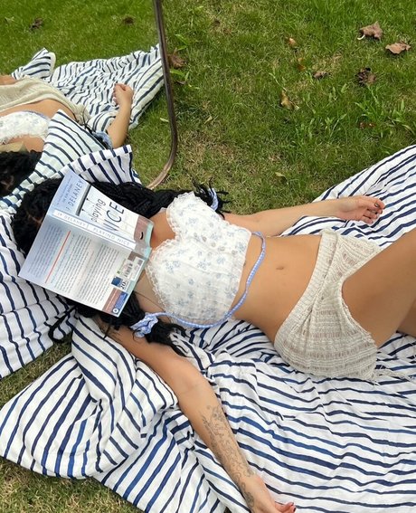 Sofigonewild nudes model photo