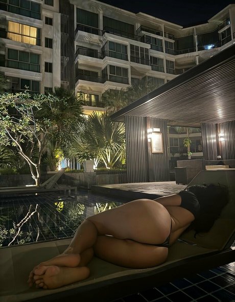 Sofigonewild sexy model pic