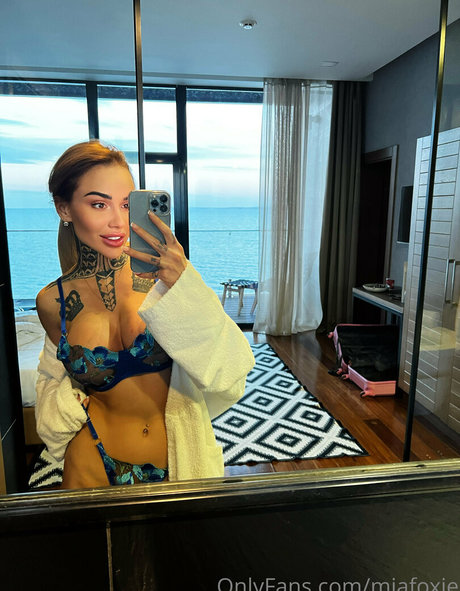 mia foxybae model xxx images