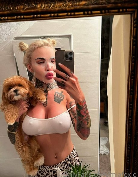 mia foxybae model exclusive image