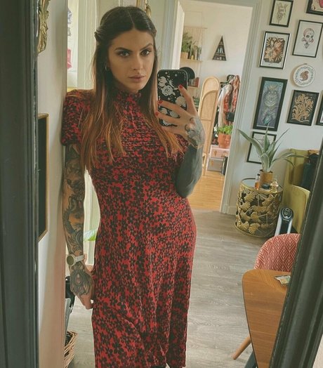 Clem French Sg model nude galleries