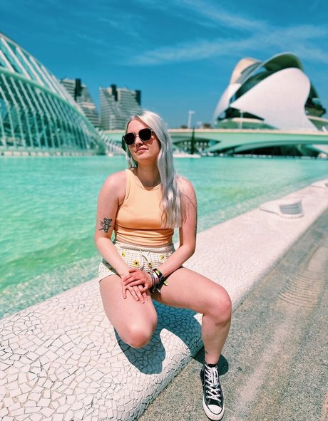 Larissa Zeeuwe best model photo