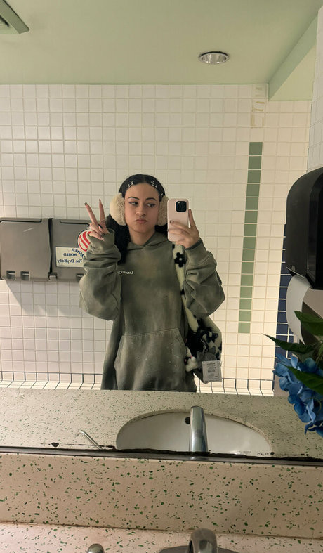 hiiibentley nudes model pics