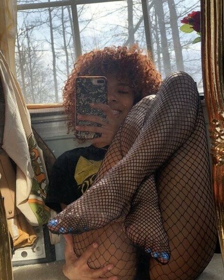 Sinister Simone Quick photo