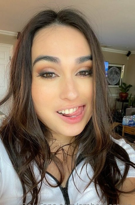 emberfieravip model top image