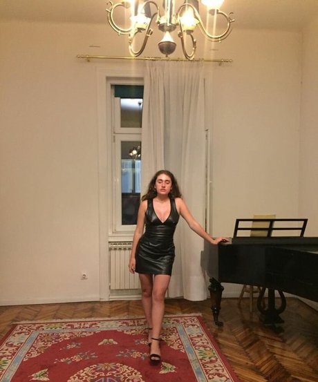 Rachel Sennott adult actress pics