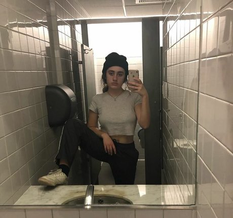 Rachel Sennott adult model image