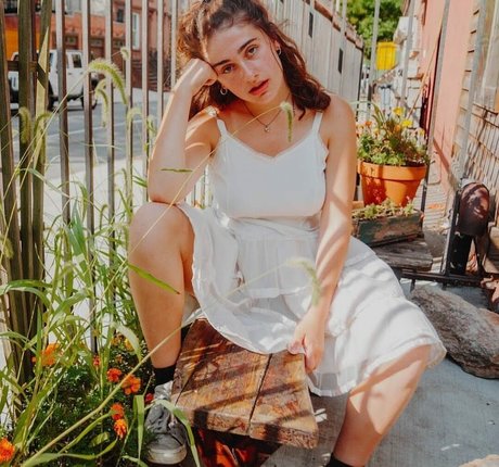 Rachel Sennott top actress pics