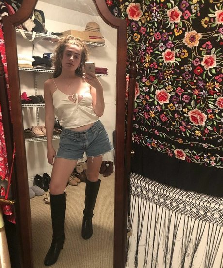 Rachel Sennott hd pornstar pics