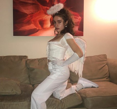 Rachel Sennott pornstar adult galleries