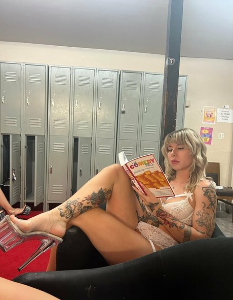 icarlyreboot nudes model img