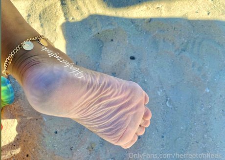 herfeetonfleek_ pornstar xxx gallery