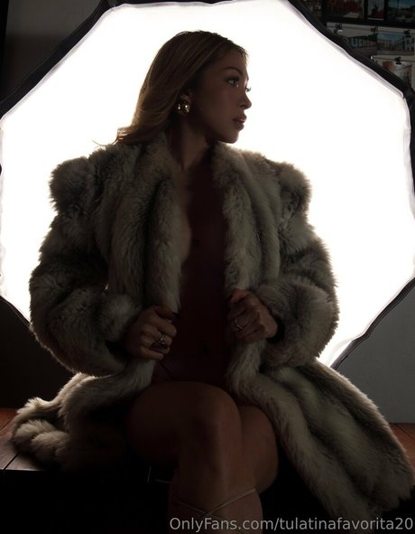 Yvicrowned sexy star pics