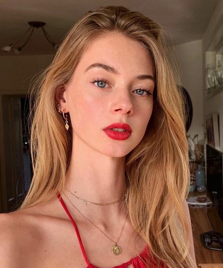 Lauren De Graaf sex star images