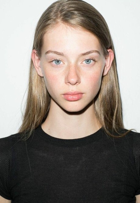 Lauren De Graaf model exclusive archive