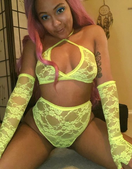 Iconic3ileen erotic model pictures