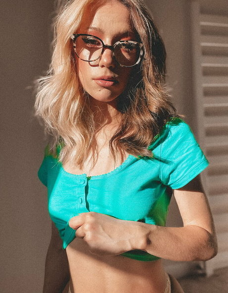 elladevilfree nice actress galleries