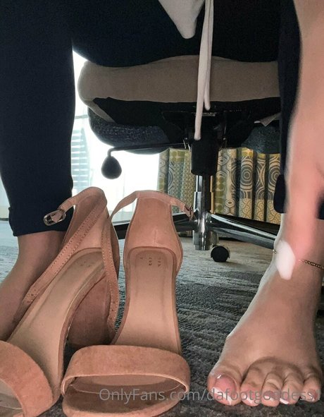 dafootgoddess1 pornstar erotic image